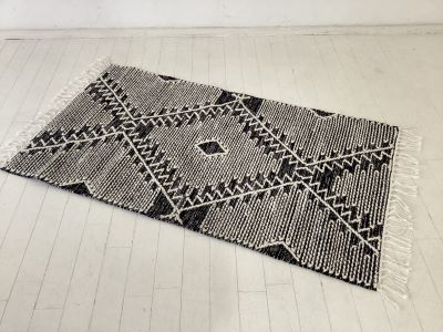 ラグ「6」W1200×H700mm<br />
×1　※共通家具のため先着順です<br />
　　 ※事前申込は2枚までです