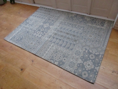 ラグ「3」　900×1200mm<br />
×1　※共通ラグの為先着順です