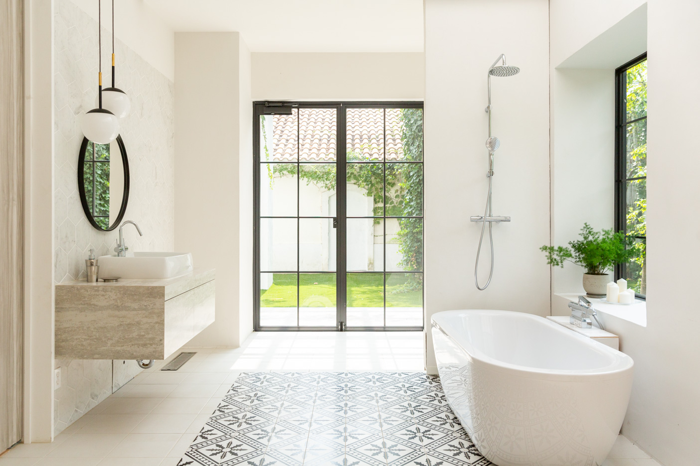 オシャレなバスルームと洗面