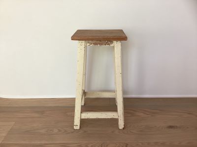 7）W310×D310×H570mm<br />
×1