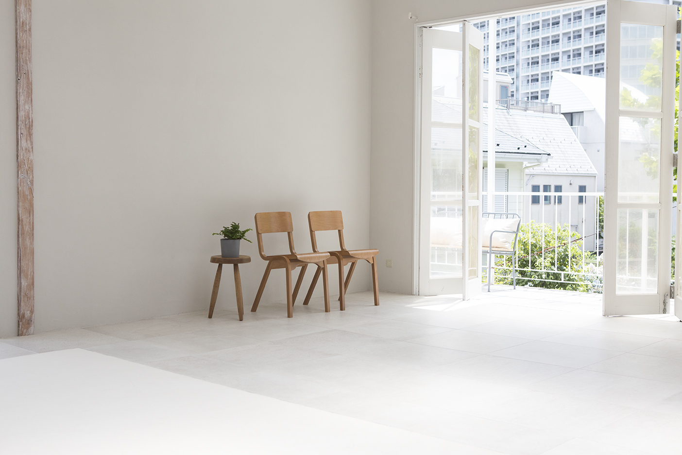 東京世田谷区（二子玉川）の自然光ハウススタジオ　白壁