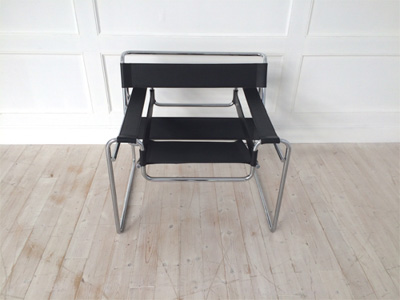 1）W800×D680×H730 SH440mm<br />
×1　ワシリーチェア