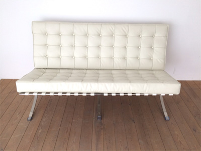 2）W1520×D720×H850 SH420mm<br />
×1　バルセロナチェア