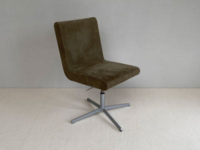 2）W470×D500×H800～900 SH380～480㎜<br />
×1