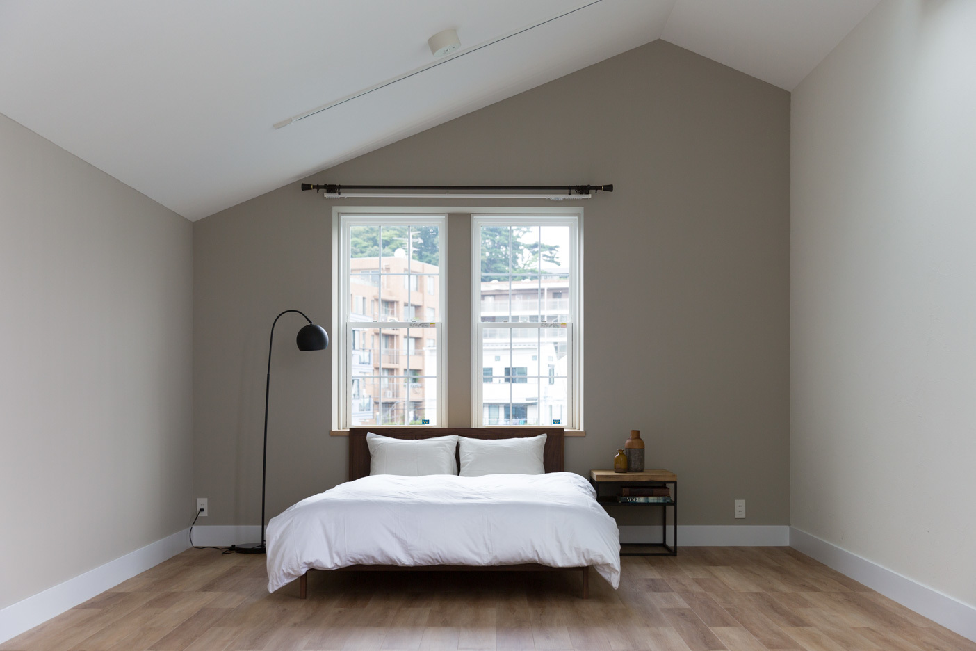 ベッド　ダブルサイズ