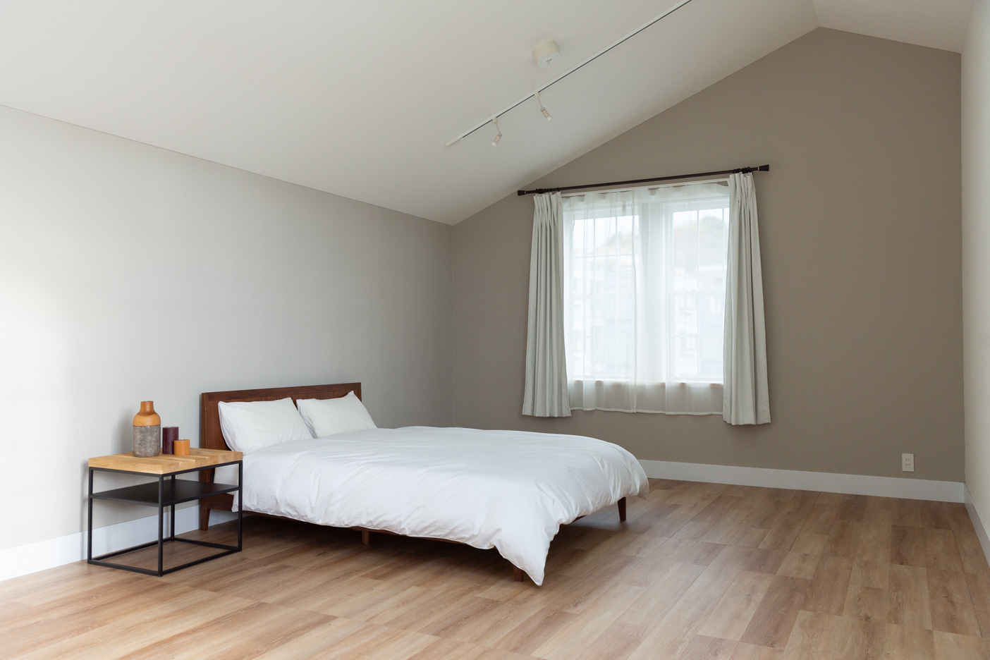 ベッド　ダブルサイズ