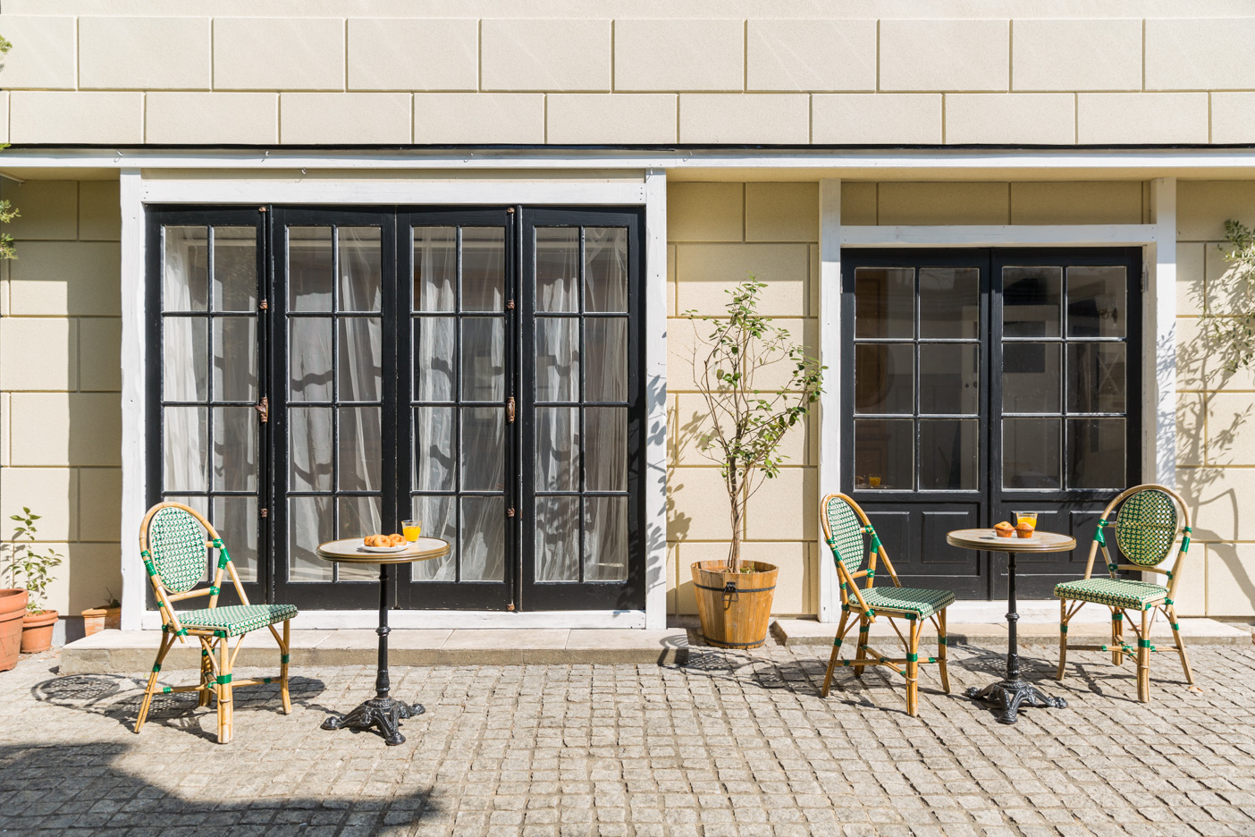 石畳の庭　カフェ