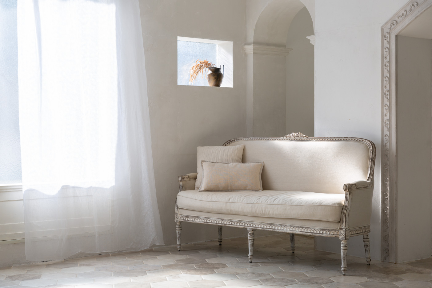 ヨーロピアンアンティークでシャビーシックなハウススタジオ